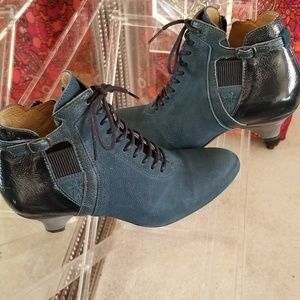 Bugs Bootie, FLY LONDON